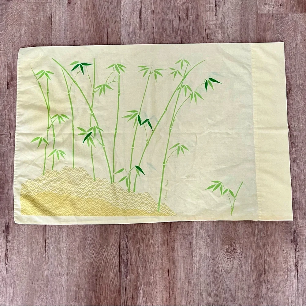 Vintage Hanae Mori Bamboo Yellow Green Pillowcases Standard Cotton Blend 30”x20”
